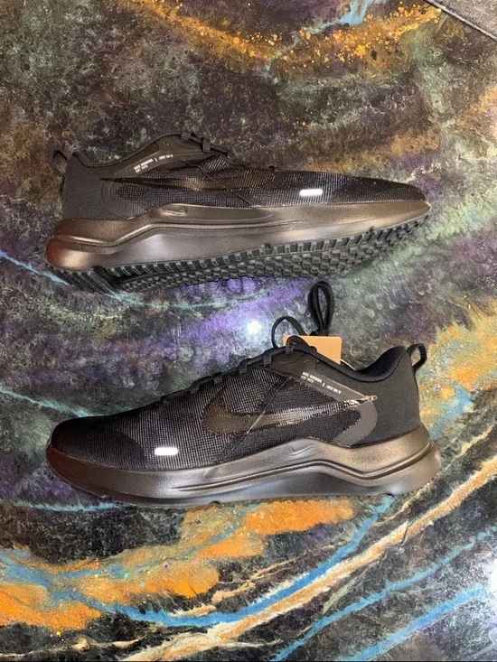 Nike Downshifter 12 4E Black/ Smoke Grey Men’ s 12 Brand New - Picture 3 of 10